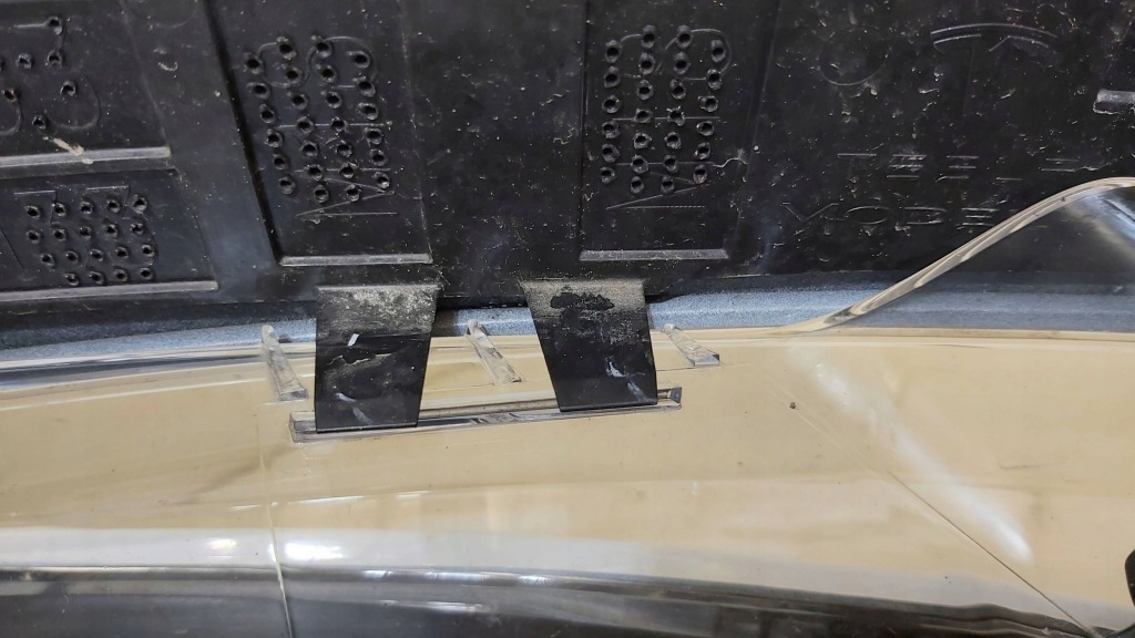 Бампер перед передній протитуманна фара решітка tesla y 1540100-06-c Оригінал