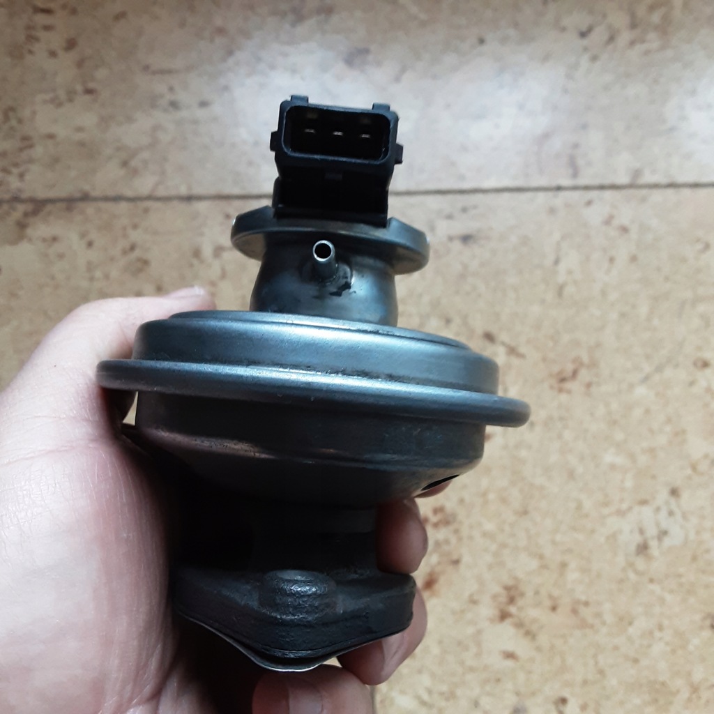 Клапан egr bmw n47 e90 e87 70068412 e84 Оригінал