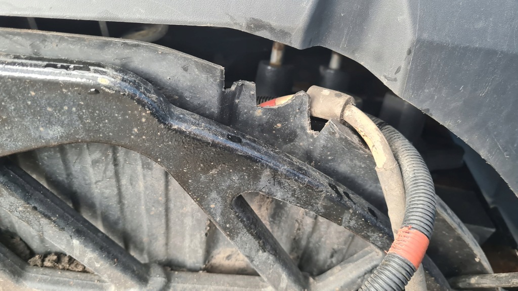 фото №10, Daf 106 euro 6 коробка основание аккумуляторов боковая