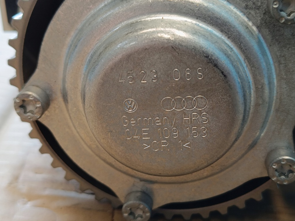 фото №9, Audi q3 f3 1.4tfsi e 110kw dge dgea 2024r крышка головки валы 04e103469ea