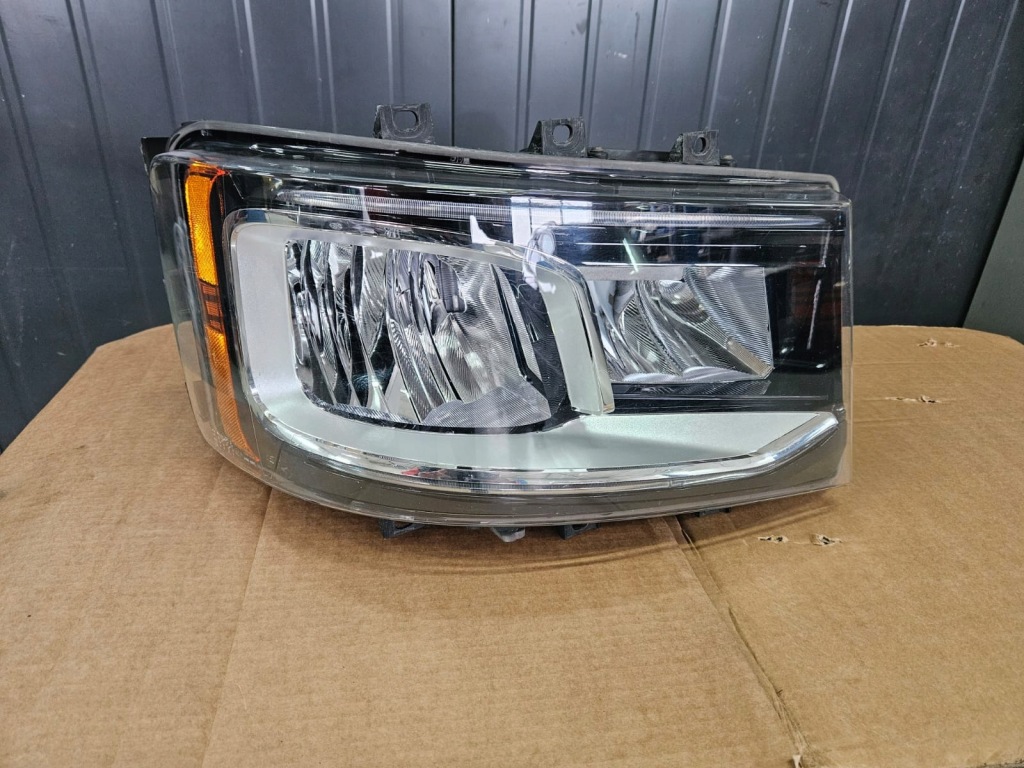 Купити Scania r s фара фара full led правий вживаний