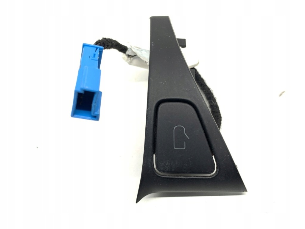 Купити Ручка внутрішня правий перед tesla model y crossover 1647416-02-a