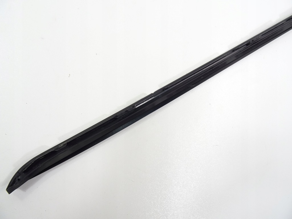 фото №8, Lexus ux молдинг уплотнитель стекло лобовое правая 2018-