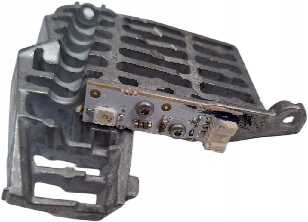 фото №1, Bmw x5 f15 3 f30 модуль led пластина диод 6002tz0138 оригинальный номер