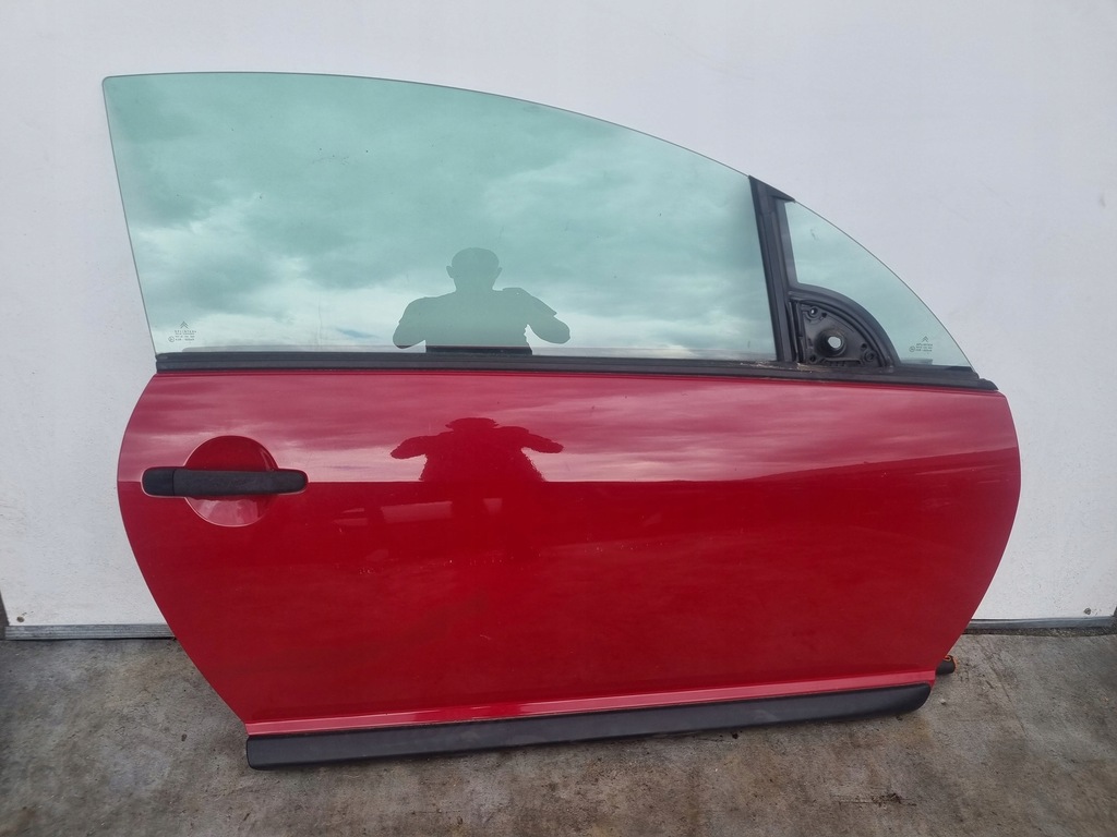 фото №1, Citroen c3 pluriel дверь правое kjf красные