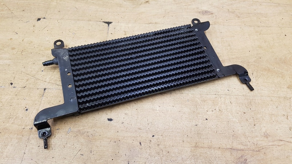 Купити Радіатор пального peugeot 3008 2.0 hdi