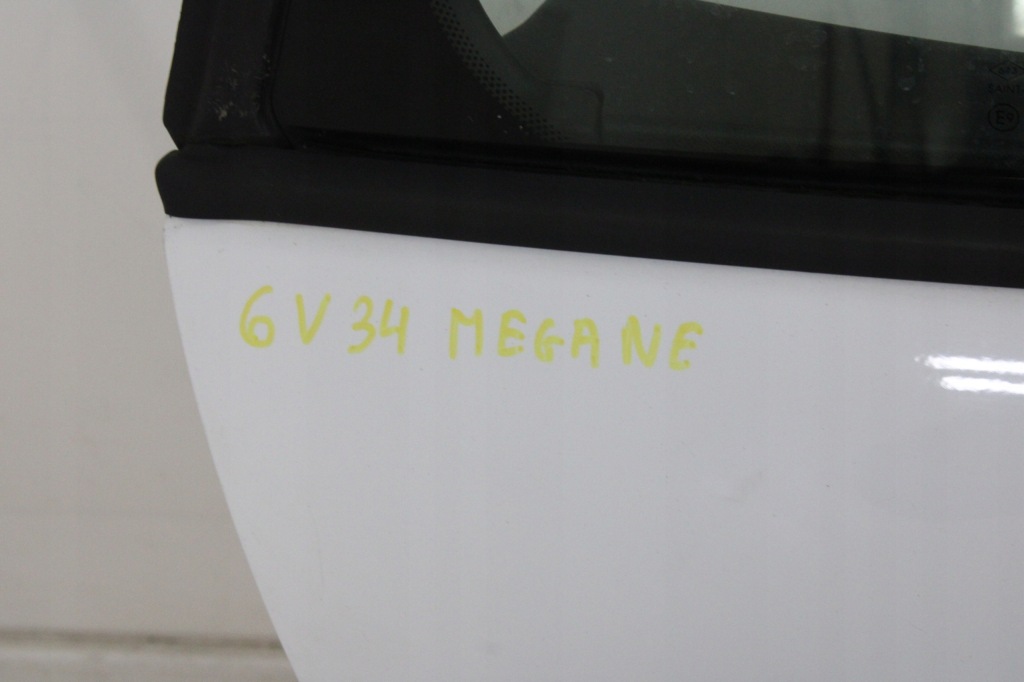 Дверей правий задні праве  задні renault megane 3 універсал 2009r- ov369 Недорого