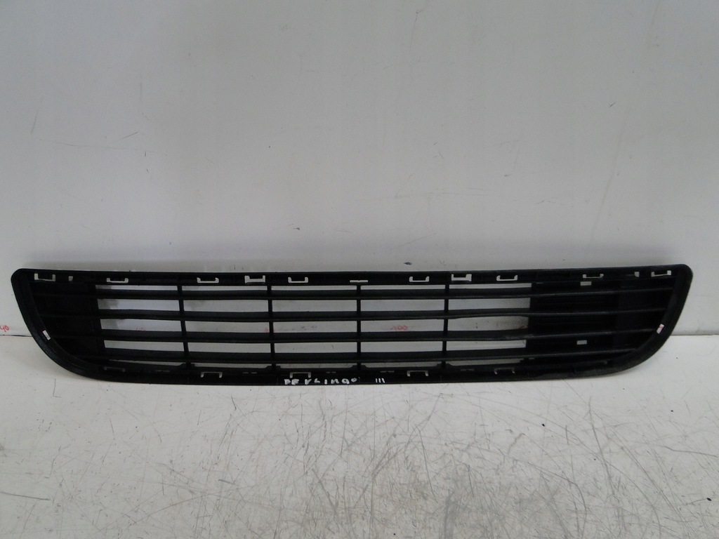 фото №1, Citroen berlingo iv 18- решётка бампера средняя