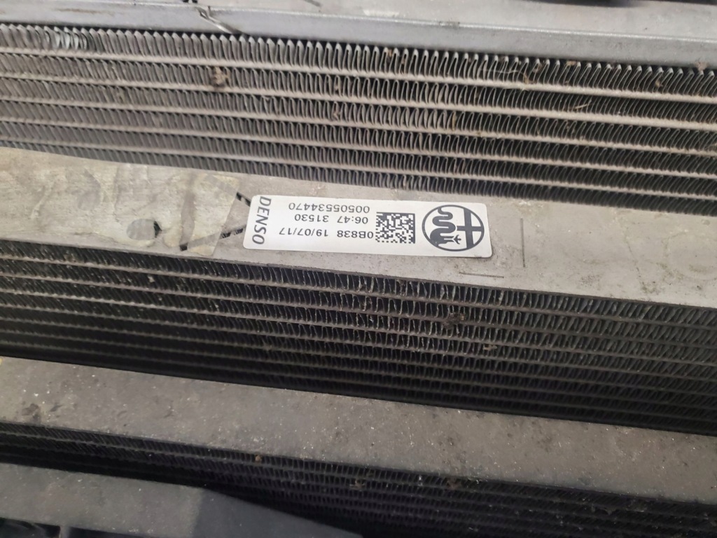 Alfa romeo stelvio 50534298 з передній радіатор води в Україні