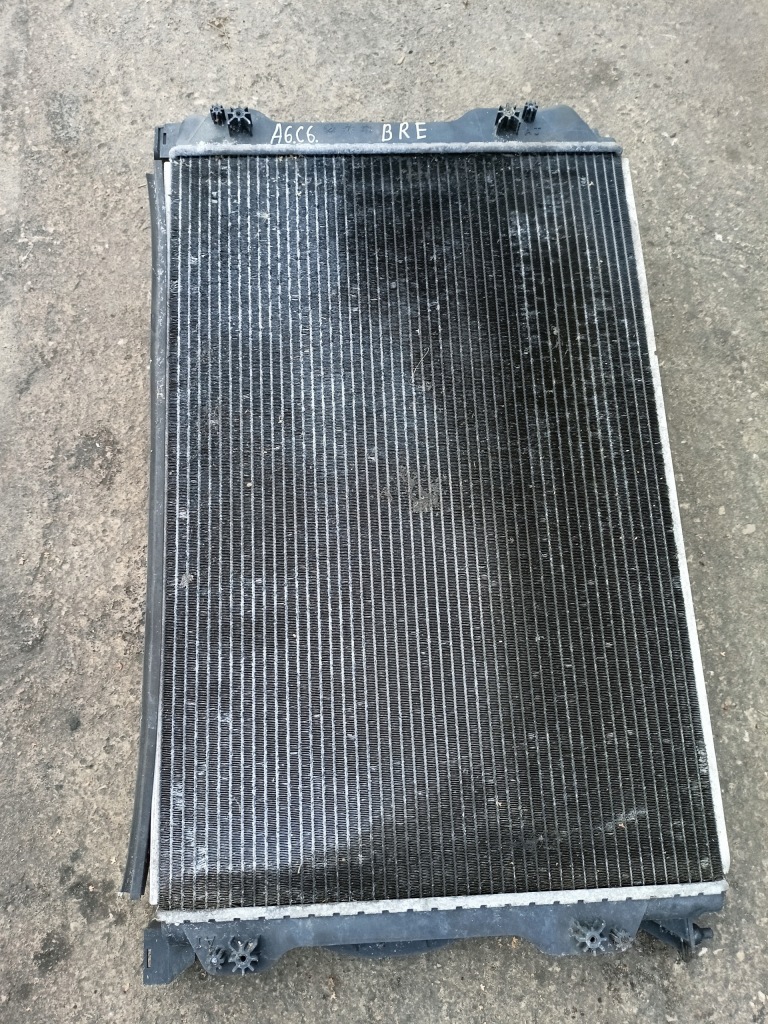 фото №1, Радіатор wody a6 c6 2.0 tdi 4f0121251q