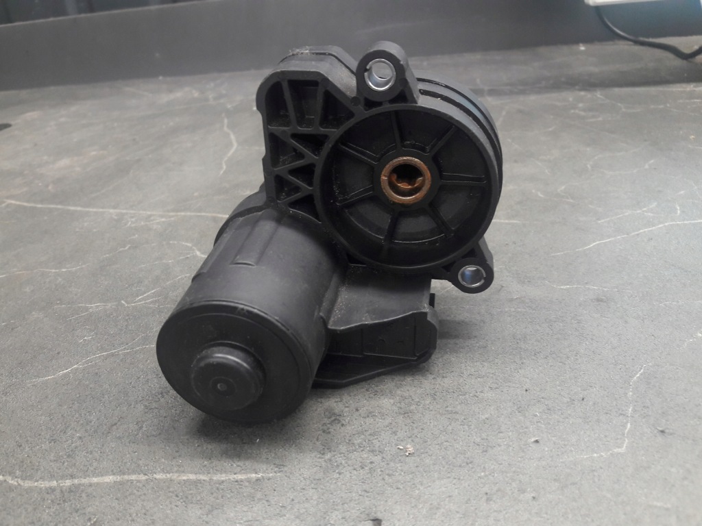 фото №1, Моторчик гальма ручного правий задня octavia iii