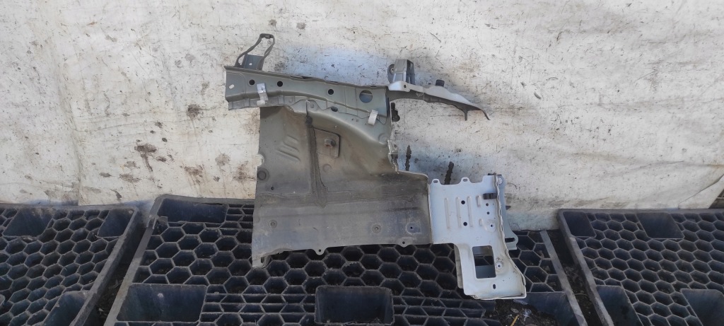 фото №1, Четверть правый перед toyota auris i e15 07-