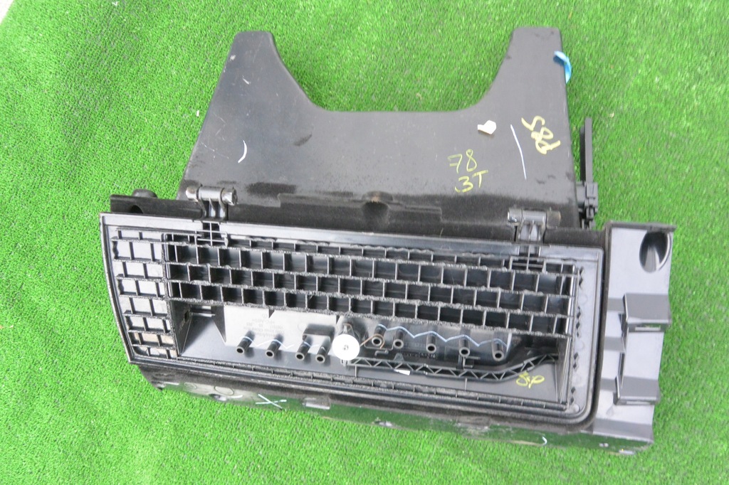 фото №6, Бардачок пасажира tesla model s 12-16 eu