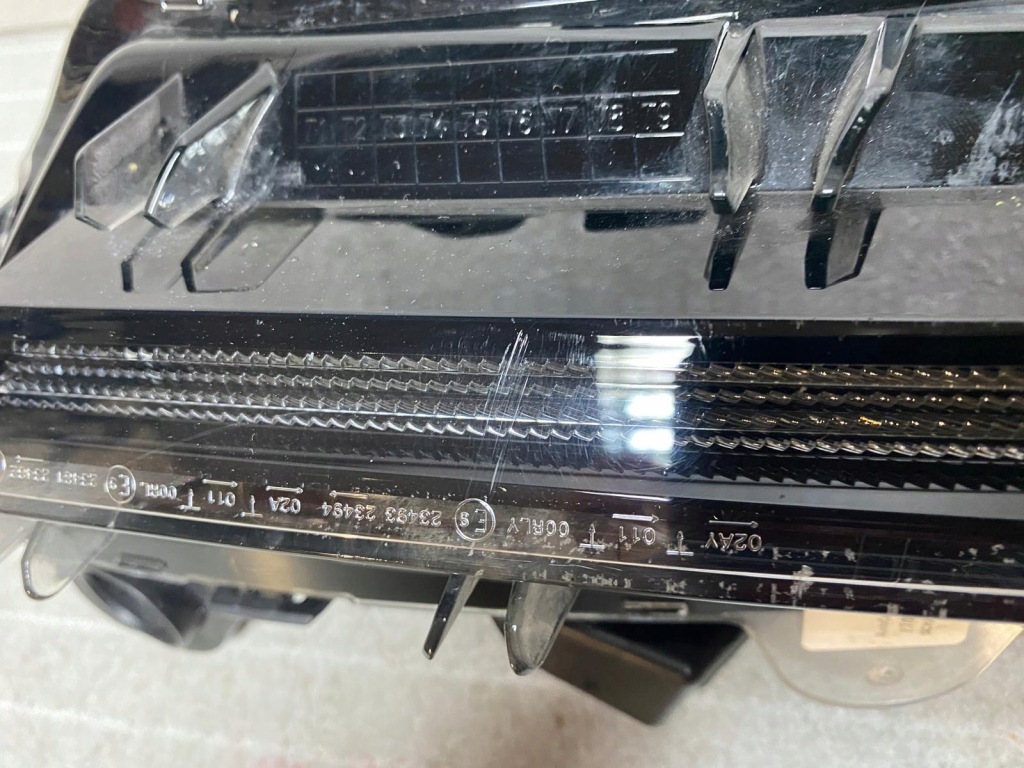 Противотуманная фара правый led drl peugeot 3008 2 рестайлинг  2020- 9836230980 с Разборки