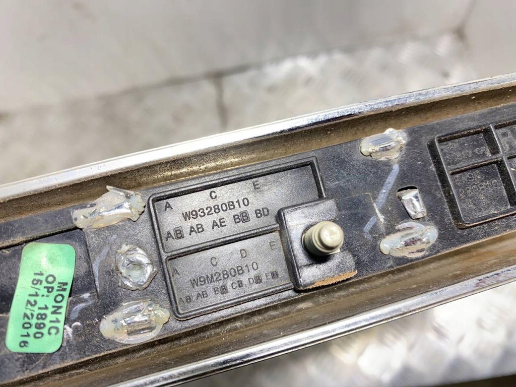 фото №6, Jaguar xj x351 2014 молдинг / накладка na крыло передний