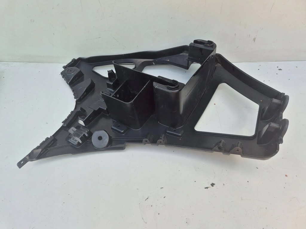 фото №7, Bmw 2 f46 2016 элементы крепёжные