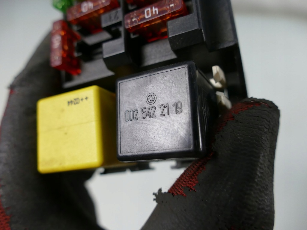 фото №4, Mercedes slk r170 lift 2.0k коробка предохранителей