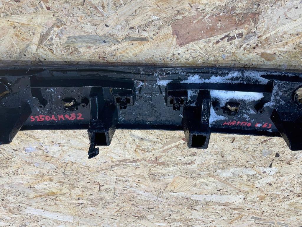 фото №10, Mazda 6 gj iii 3 lift 18-24 молдинг подкладка pod номерной знак бампер перед