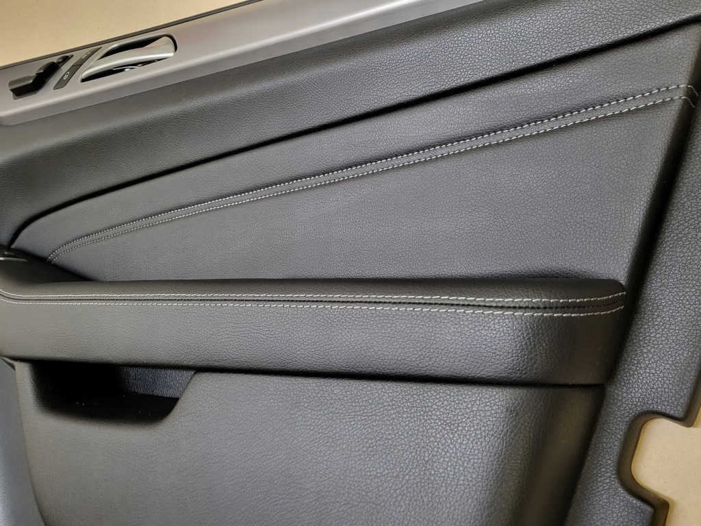 Обивка обшивка с дверь правый перед пассажира mercedes ml w166 оригинальный номер европа Цена