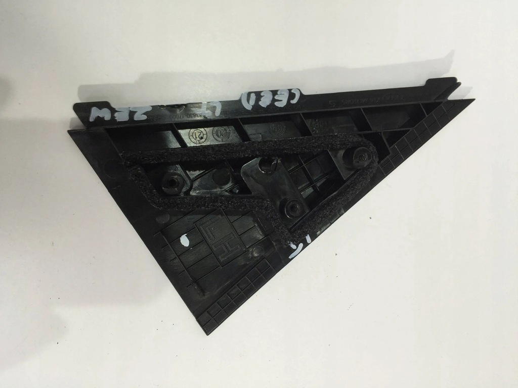 фото №2, Kia ceed iii защита заглушка треугольник наружный