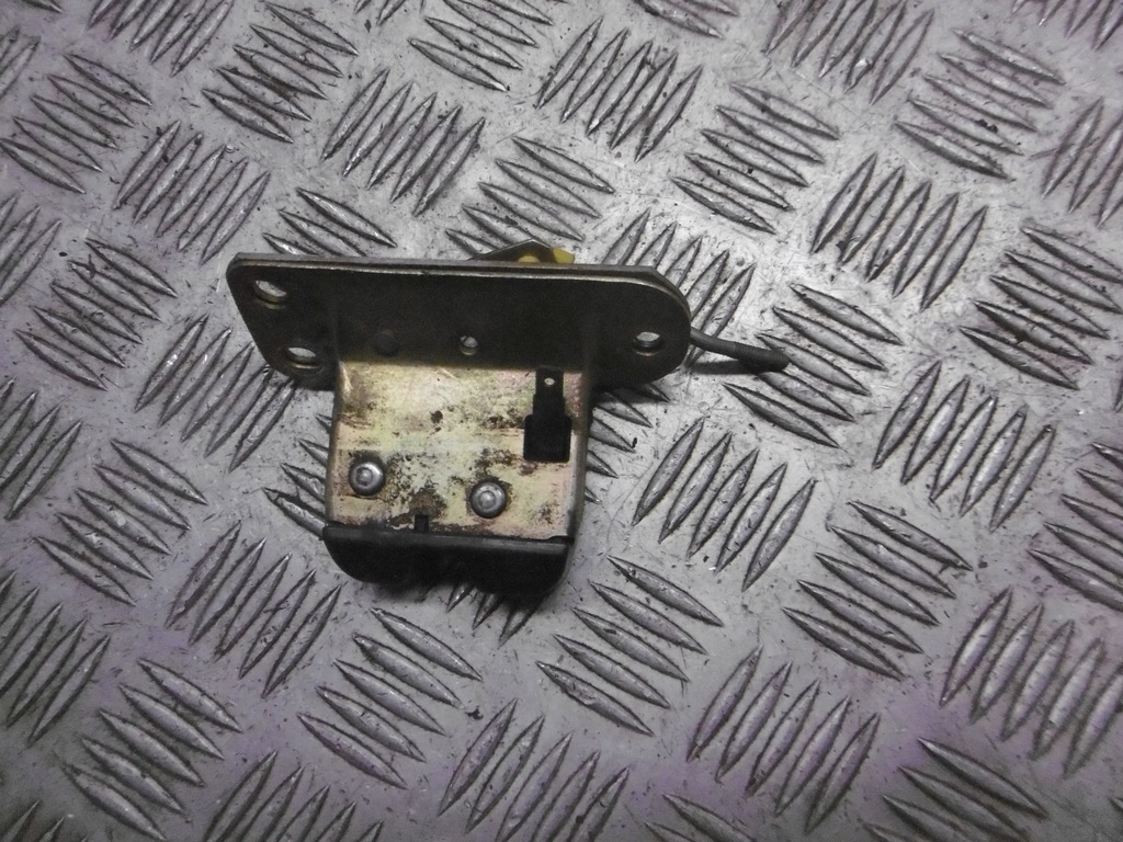 фото №1, Замок крышки багажника mitsubishi carisma