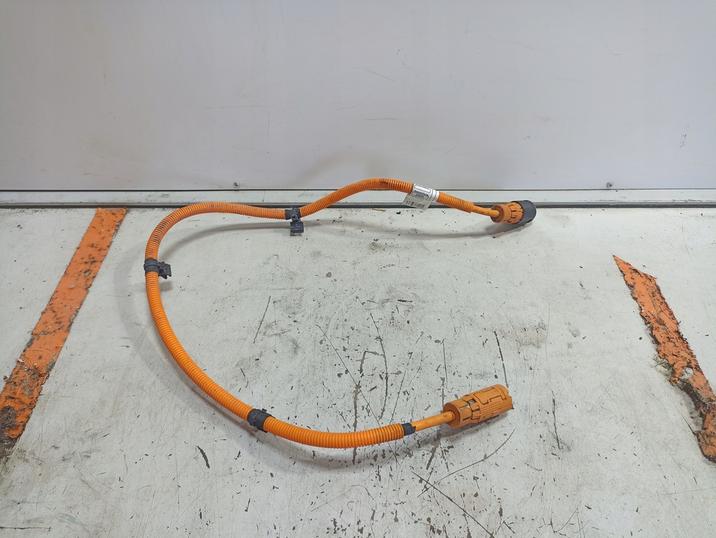 фото №1, Bmw i3 l01 шланг кабель компресора 6840446