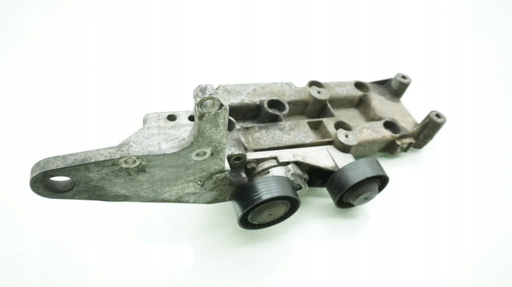 Купить Volvo s60 1 2.4 d5 кронштейн кронштейн оборудование 8642196 v70 2