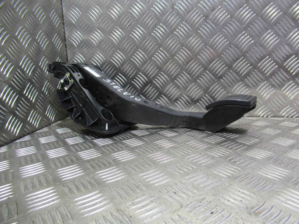 фото №1, Alfa romeo stelvio педаль тормоза