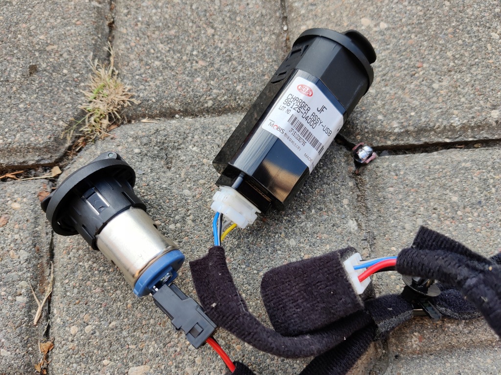 фото №1, Роз'єм заряджання usb kia optima iv 15-19r.