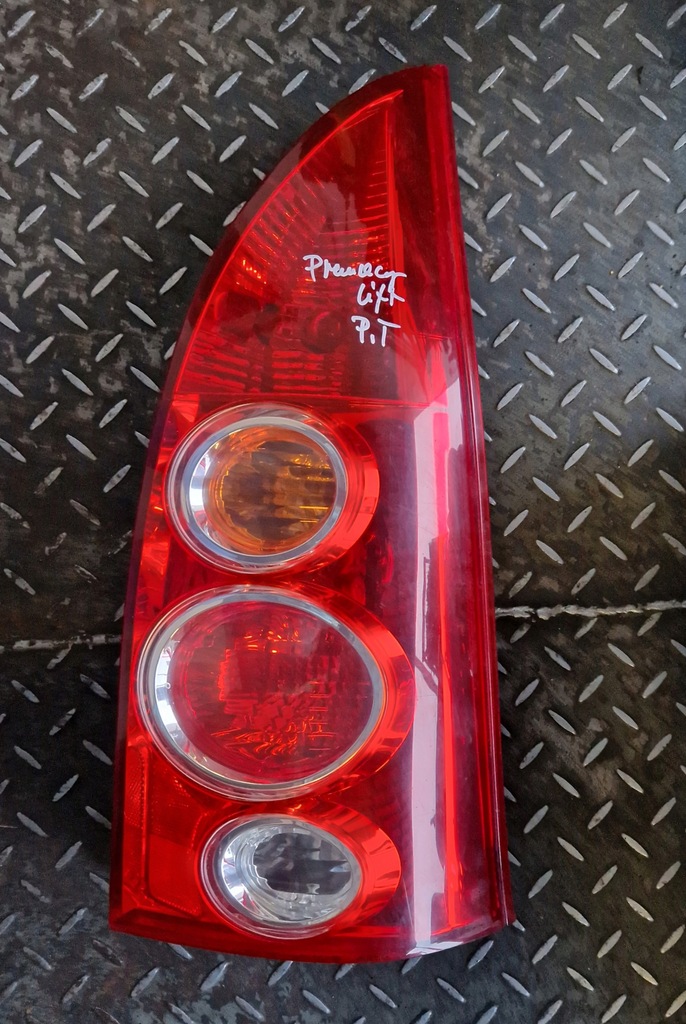 фото №1, Лампа правый задняя mazda premacy i lift