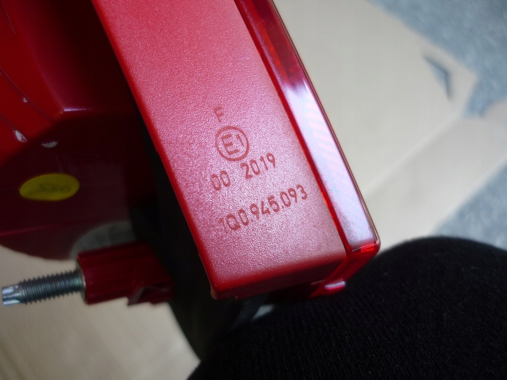 фото №12, Лампа лівий задня w кришка vw eos 1q0945093 ładna