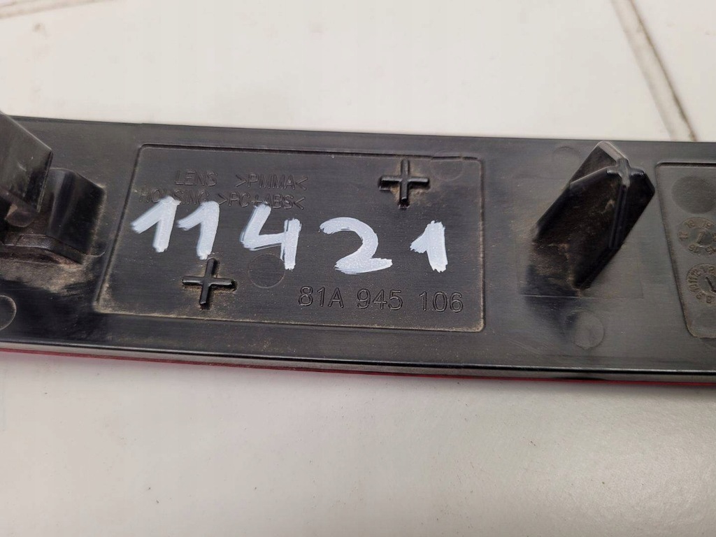 фото №8, Відбивач права сторона audi q2 2018 81a945106