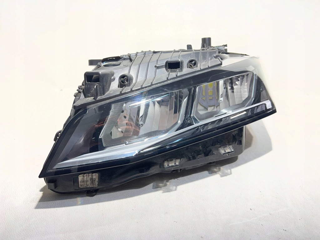 Купити Фара ліва перед peugeot 308 t10 led 21- 9851673380