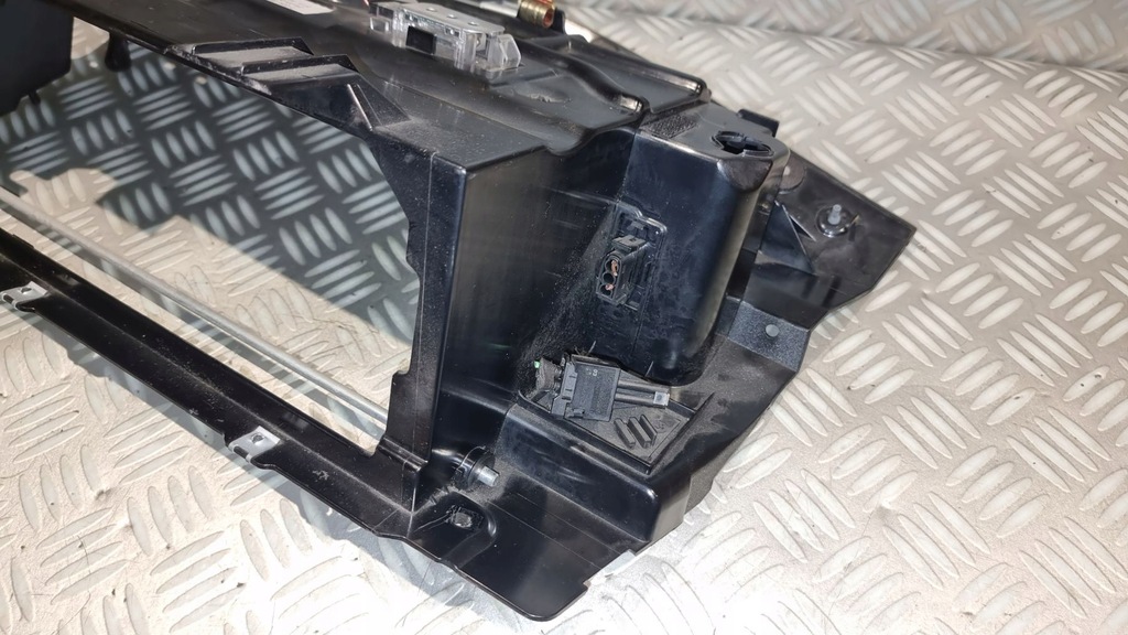 фото №10, Bmw 5 e60 e61 рамка каркас корпус бардачка пассажира 7034080 лампа 6962040