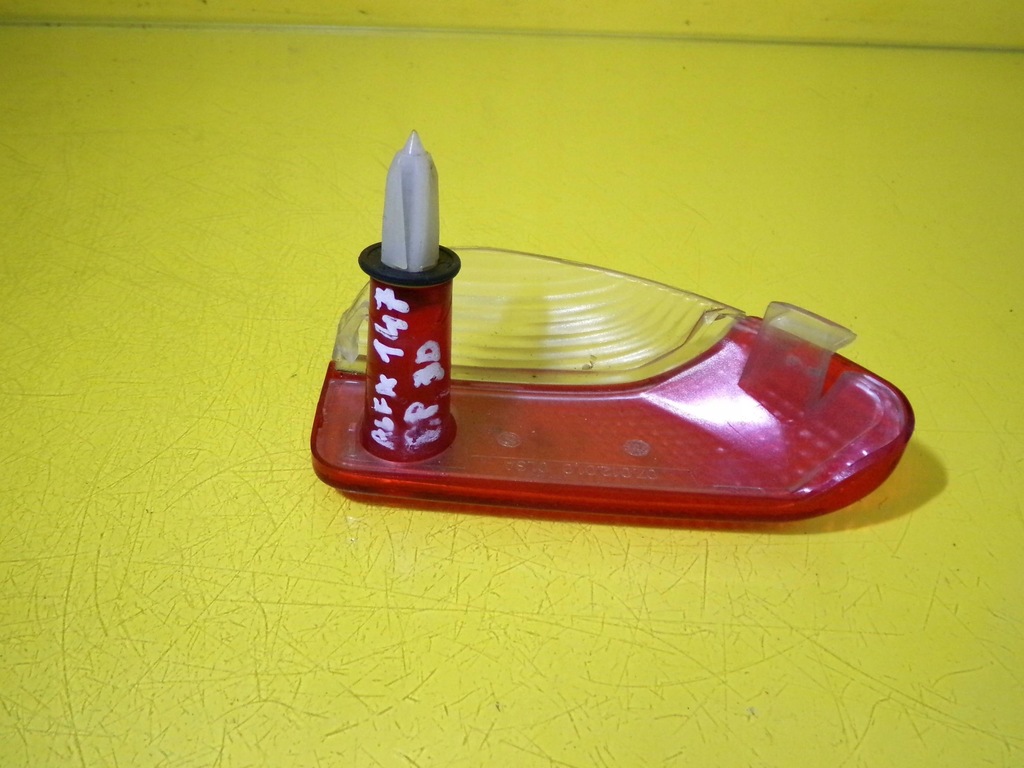 фото №8, Отражатель лампа дверь правый перед alfa romeo 147 07012010 nr170