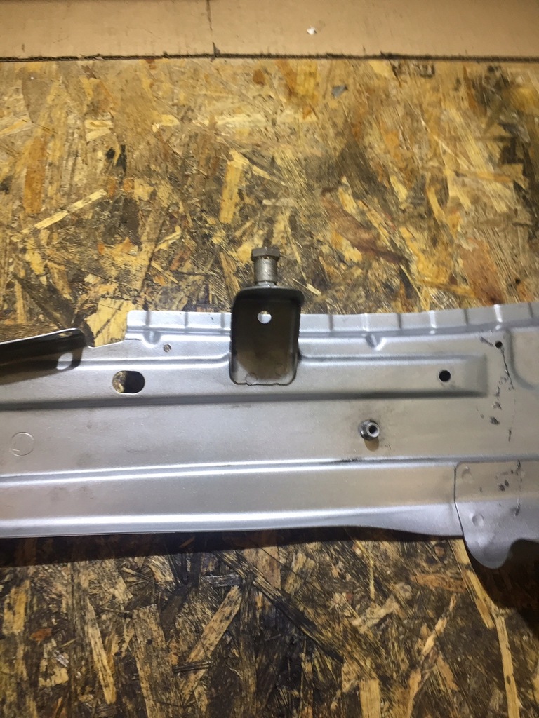 фото №10, Q7 4l кронштейн кронштейн крила лівий 4l0805157b