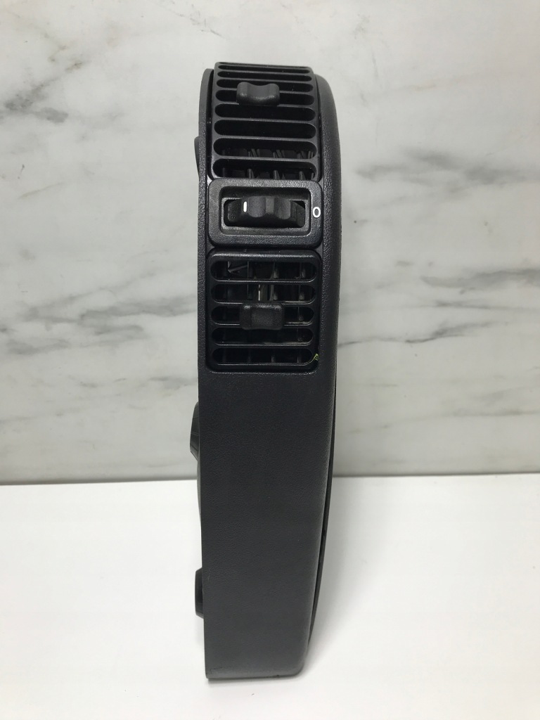 Купить Решётка обдув левый перед opel omega a 90338478