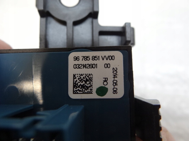 фото №6, Peugeot 308 ii t9 перемикач кнопка гальма ручного 96785851vv
