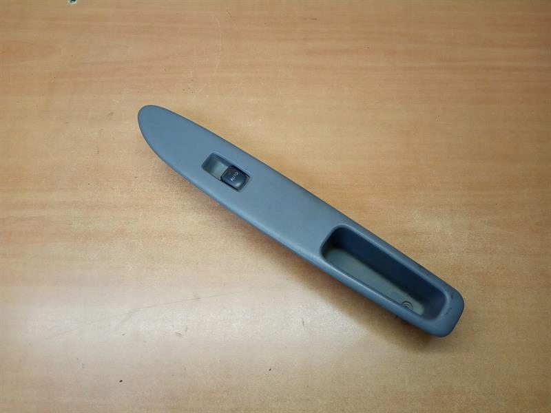 фото №1, Панель скло пасажира правий перед avensis verso