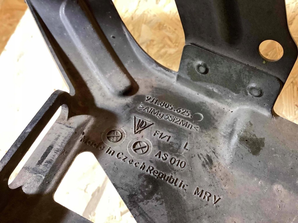 Крыло передний левая porsche taycan 9j1 9j1821101hygrv Киев