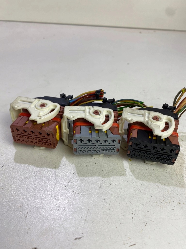 фото №6, Разъёмы штекер колодка коробка предохранителей bsm r07 peugeot 1007 207