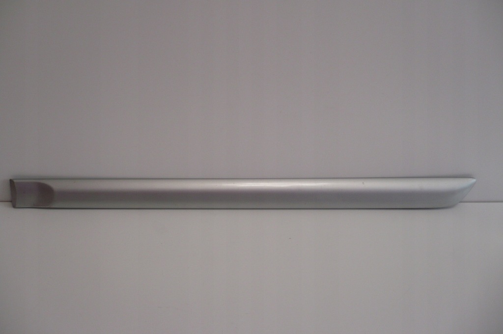 фото №1, Toyota corolla e 12 e12 молдинг дверь левая задняя 5 дверь