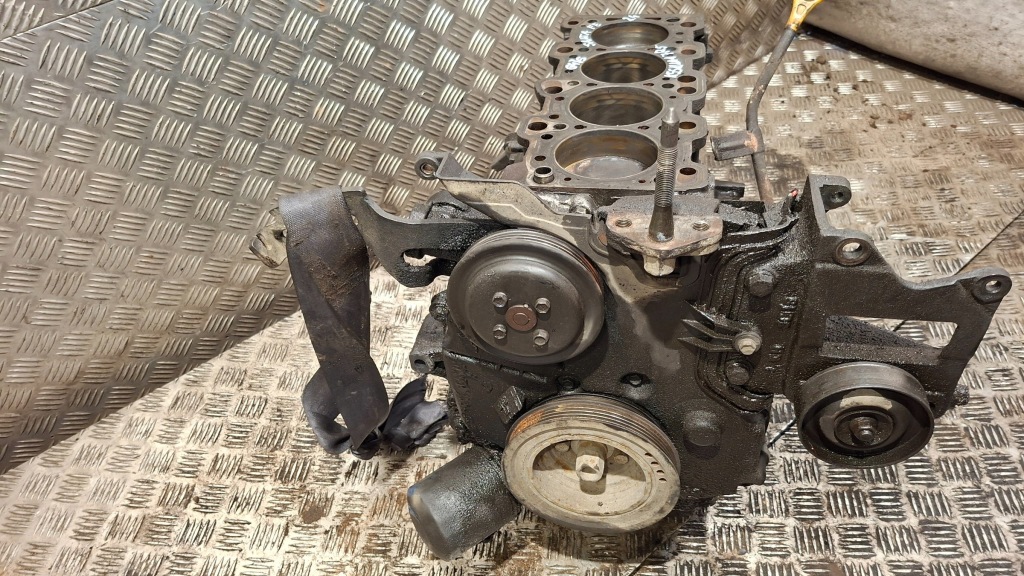 Блок dół двигуна з wałem i tłokami hyundai santa fe i g4js 2.4 Ціна