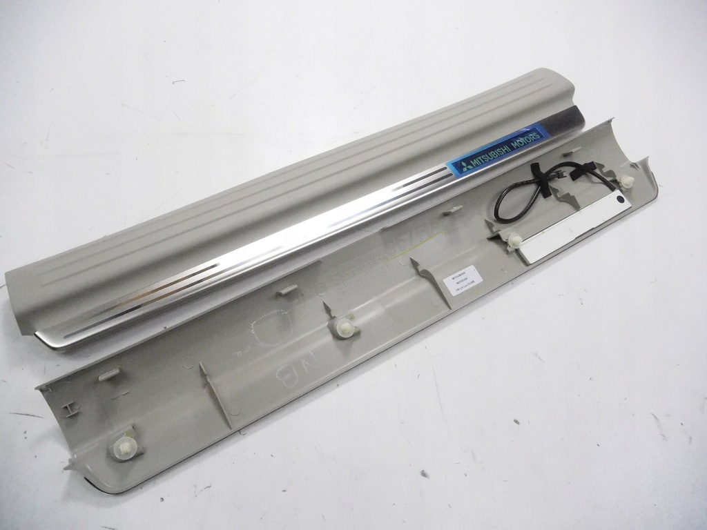 фото №10, Подсвечиваемые пороги дверь mitsubishi pajero sport ii оригинальный номер mz330256