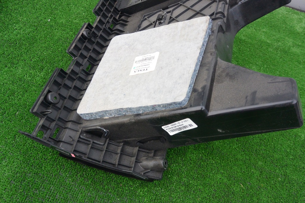 фото №8, Бардачок пасажира tesla model s 12-16 eu