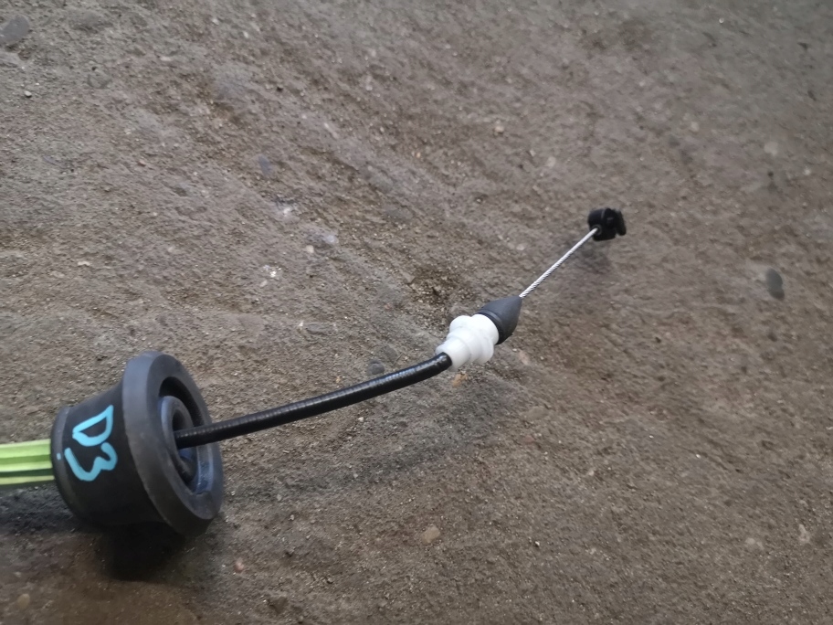 фото №5, Audi a8 d3 трос тяга замка правый задняя