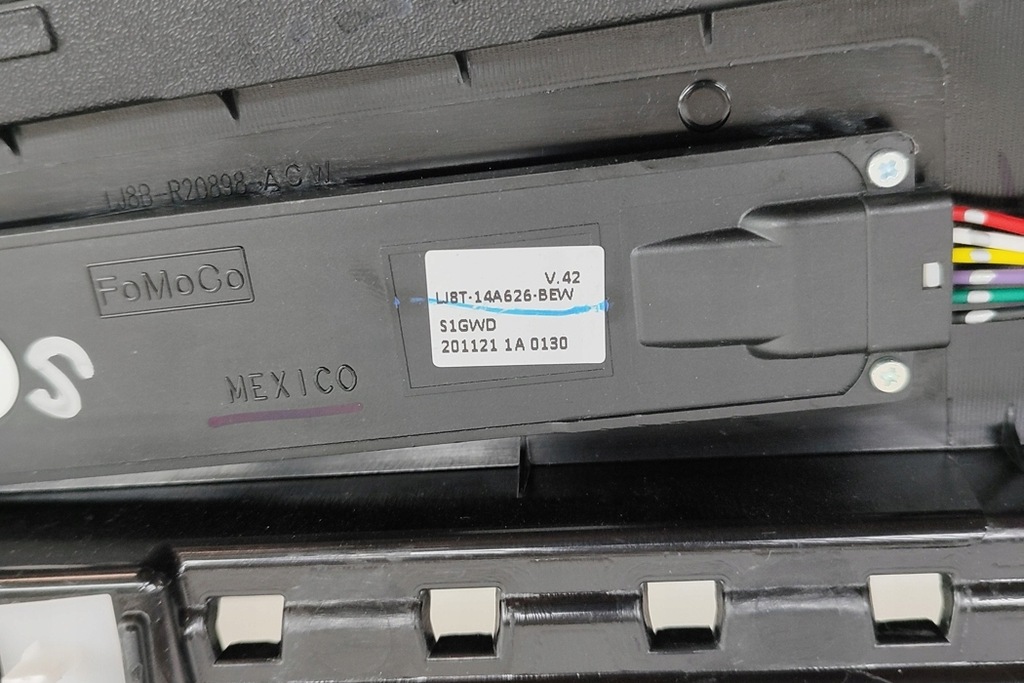 фото №11, Ford mustang mach-e права сторона вертикальна молдинг розпірки b блок двигуна lj8t-14a6