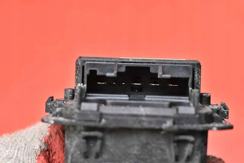 фото №7, Резистор обдув резистор резистор t1000036k peugeot 207 lift 09-13