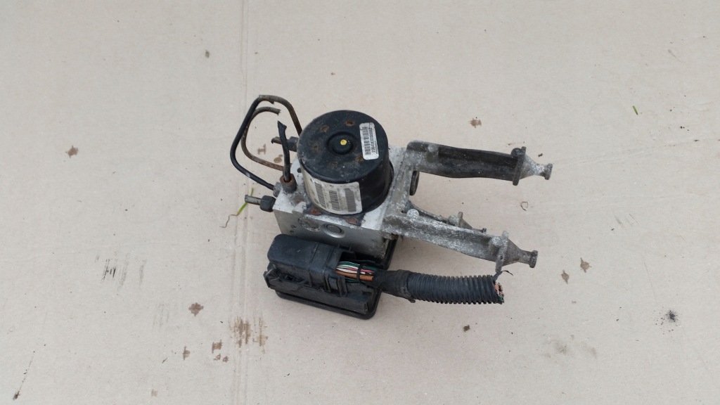 фото №1, Chrysler 300c lancia thema насос abs