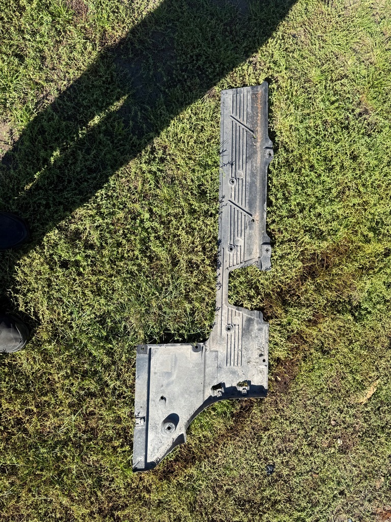 фото №1, Защита подвеска правая mercedes eqe v295 a2956801404